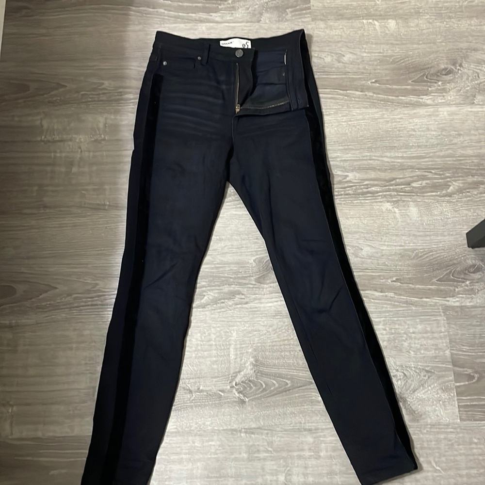 Garage size 5 black high rise skinny jeans w/ black velvet strip down side leg